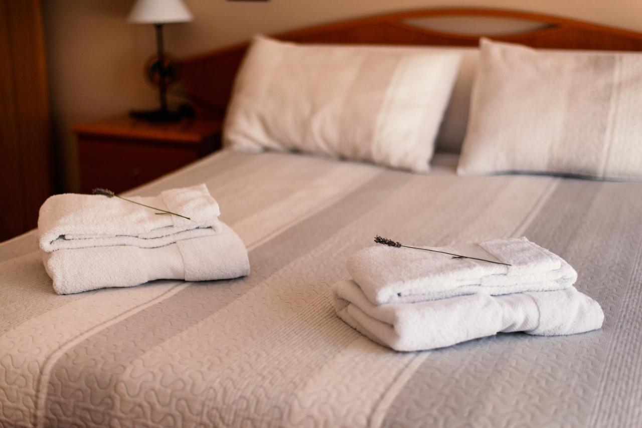 Apartamentos Maribel 칼라세이테 외부 사진