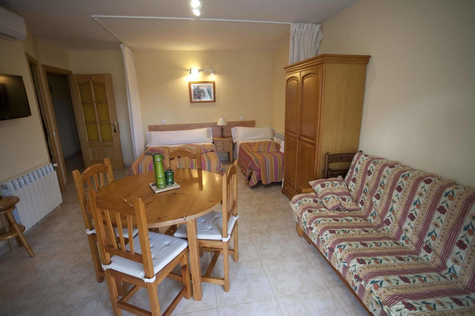 Apartamentos Maribel 칼라세이테 외부 사진